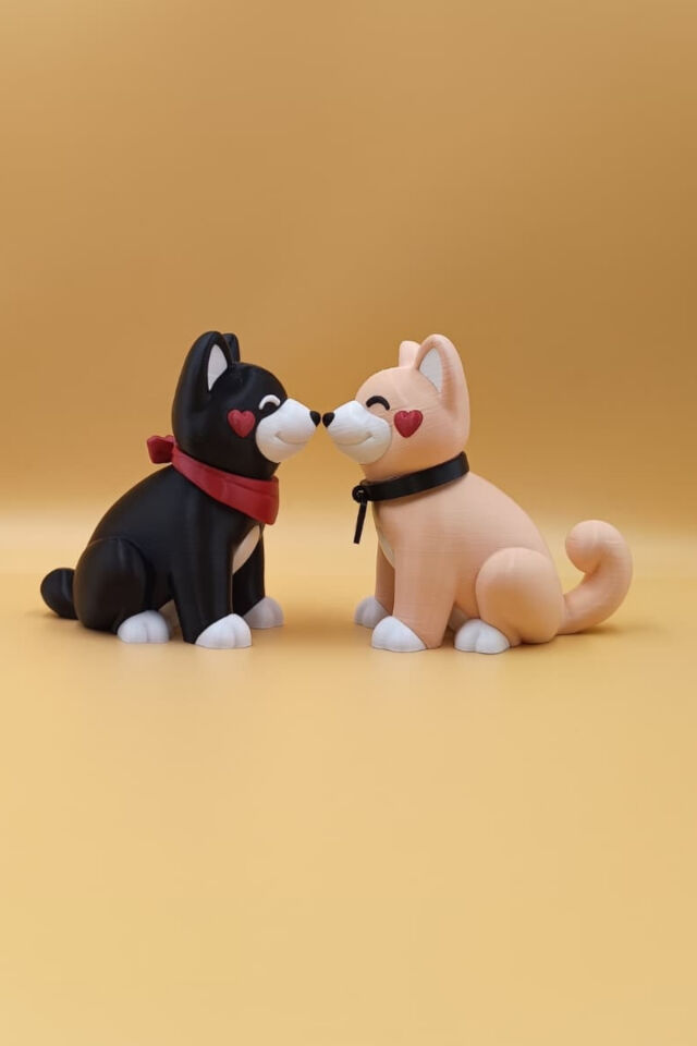 Aşkın En Tatlı Hali – Çift Köpek Figürlü Biblo Masa Süsü
