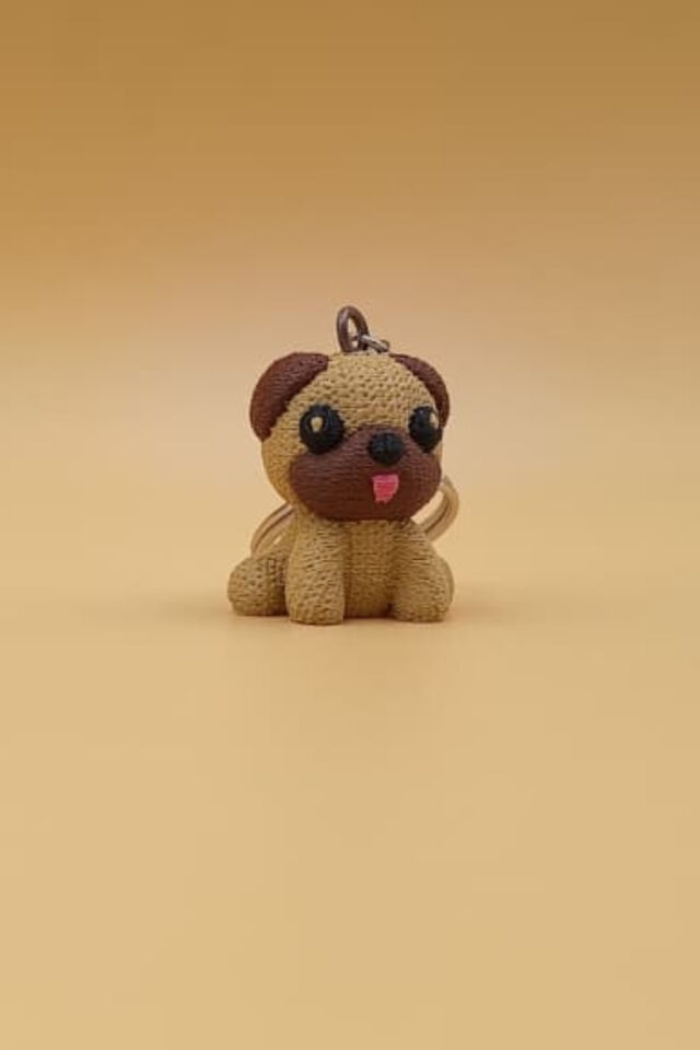 Örgü Desenli Pug Köpek Anahtarlık (Plastik)