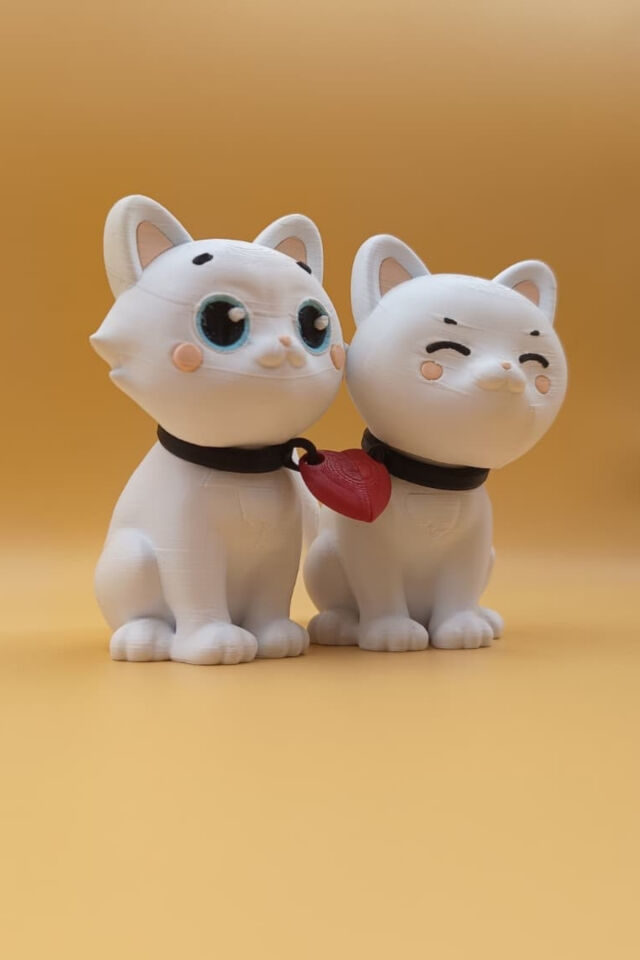 Aşkın En Tatlı Hali – Çift Kedi Figürlü Biblo Masa Süsü Beyaz ve Beyaz