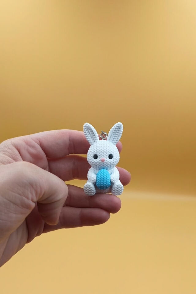 Örgü Desenli Sevimli Havuçlu Beyaz Tavşan Tasarımlı Anahtarlık (Plastik)-  Çanta Süsü Charm Yumurta Mavi